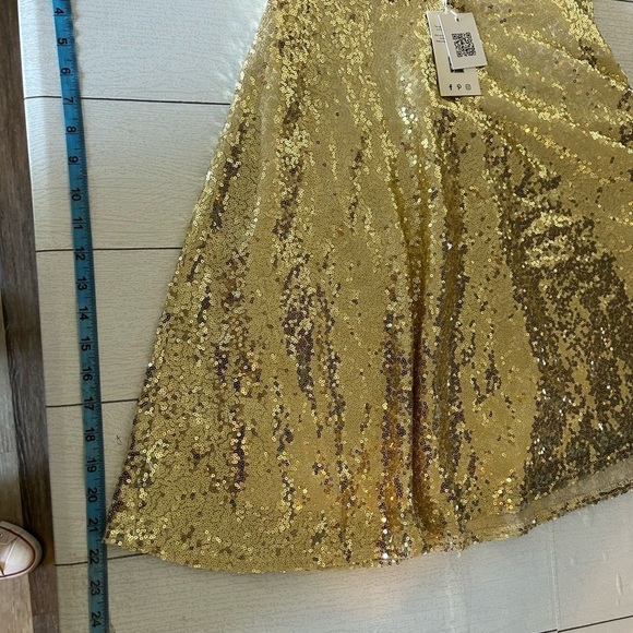NWT, Grace Karen gold all over sequent skirt small - Picture 4 of 10
